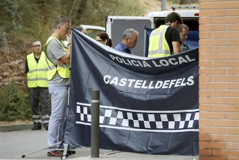 Policía acordona la zona del asesinato en Castellfedels