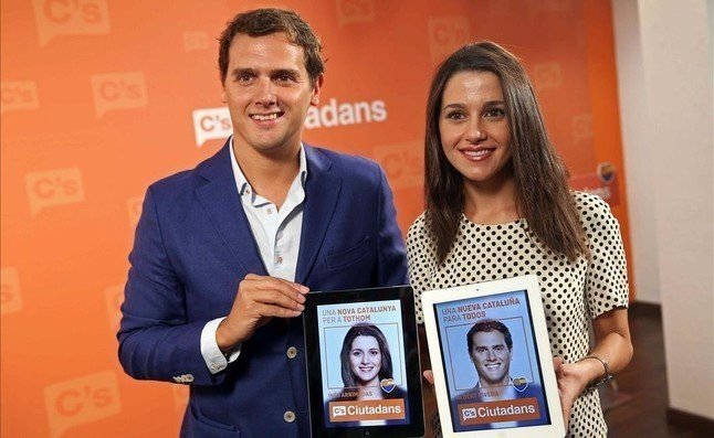 Albert Rivera presenta junto a Inés Arrimadas los carteles de la campaña a las catalanas. 