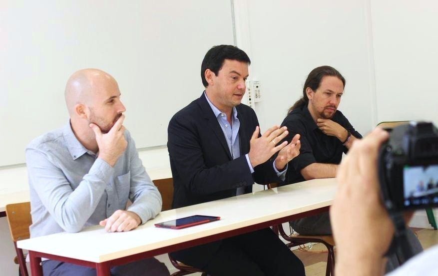 Nacho Álvarez, Thomas Piketty y Pablo Iglesias, en el acto en París.