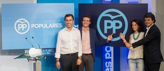Ma&iacute;llo, Casado, Levy y Moragas presentan el nuevo logo del PP.