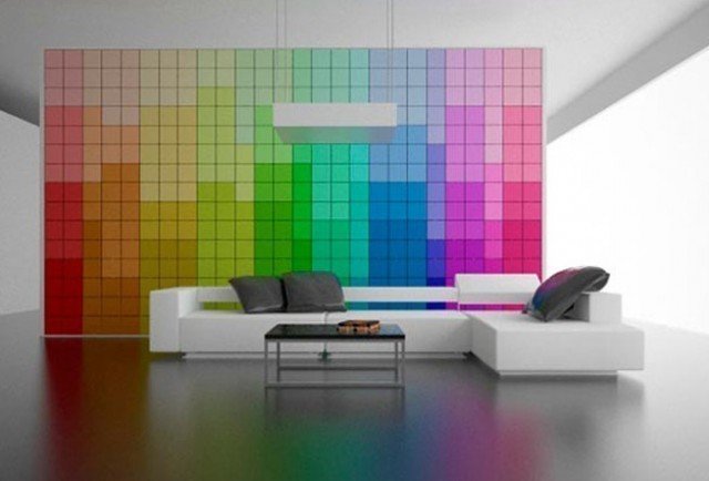 Decoración de una pared con distintos colores. 