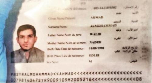 El pasaporte sirio hallado en el cuerpo de un suicida de París.
