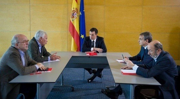 Pedro Sánchez, en la reunión con González, Almunia, Zapatero y Rubalcaba.