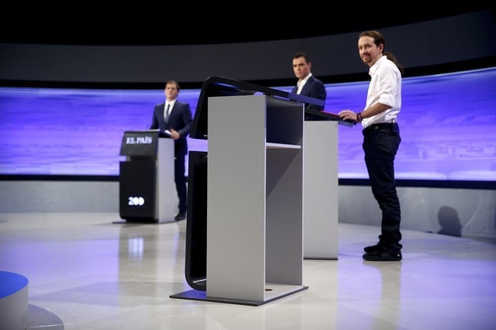 Atril vacío de Rajoy en el debate de El País.