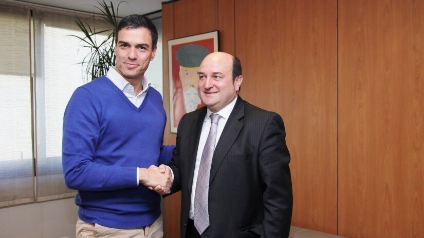 Pedro S&aacute;nchez y Andoni Ortuzar.