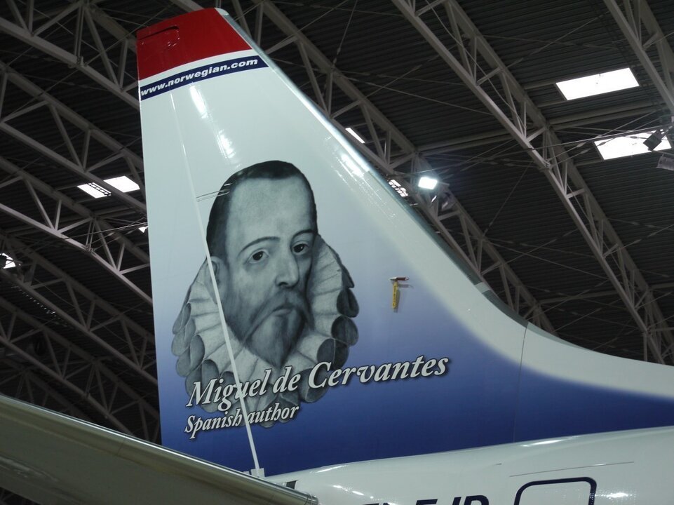 Cola del avi&oacute;n de Norwegian.