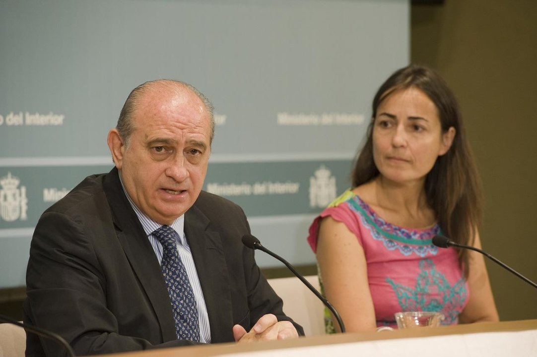 Jorge Fernández Díaz y María Seguí, directora de la DGT.