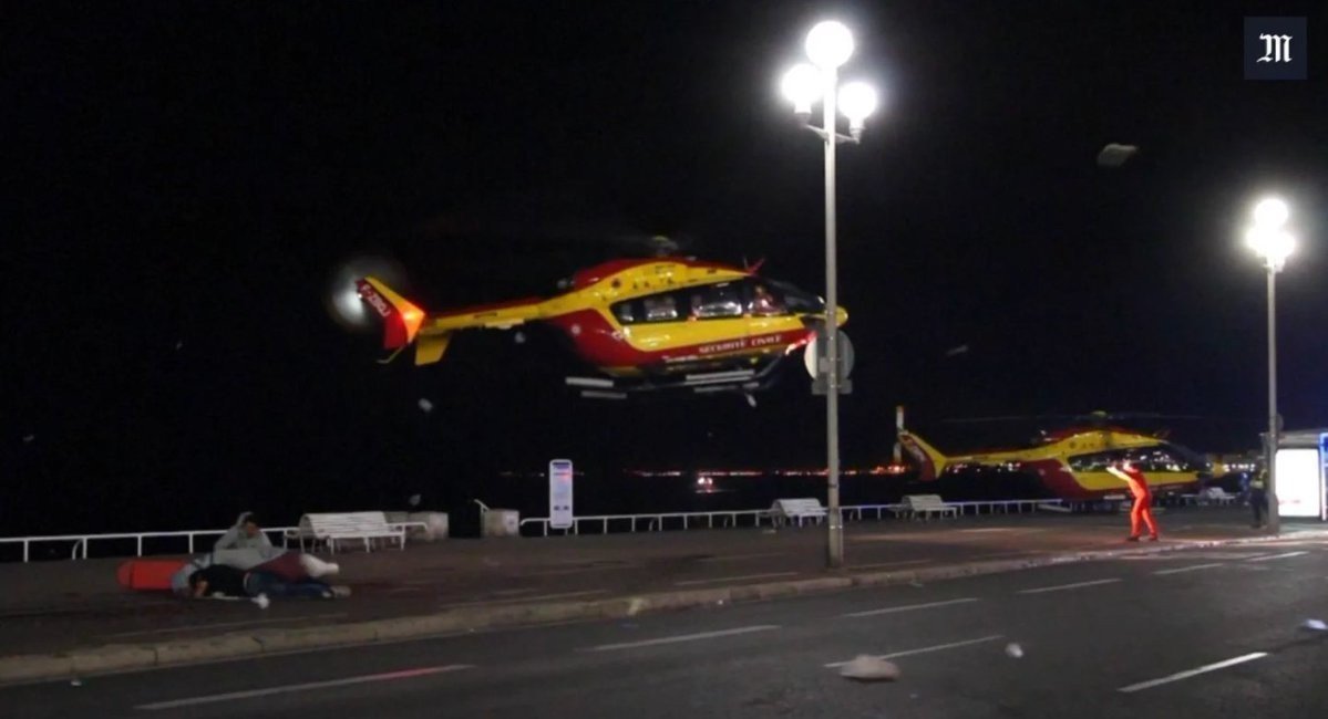 Un helicóptero de emergencias en Niza.