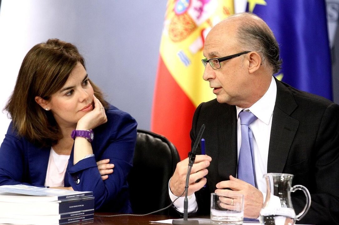 Soraya S&aacute;enz de Santamar&iacute;a y Crist&oacute;bal Montoro.
