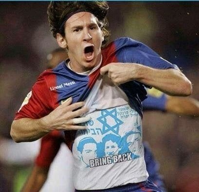Fotomontaje de Messi con una camiseta de apoyo a unos adolescentes israelíes secuestrados.