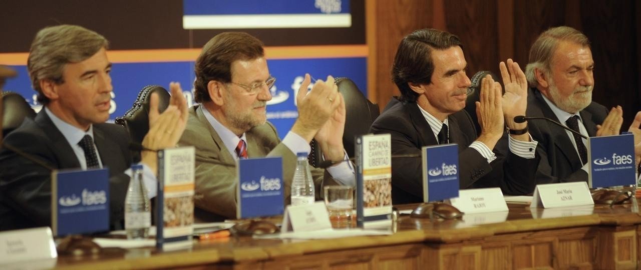 Ángel Acebes, Mariano Rajoy y José María Aznar.