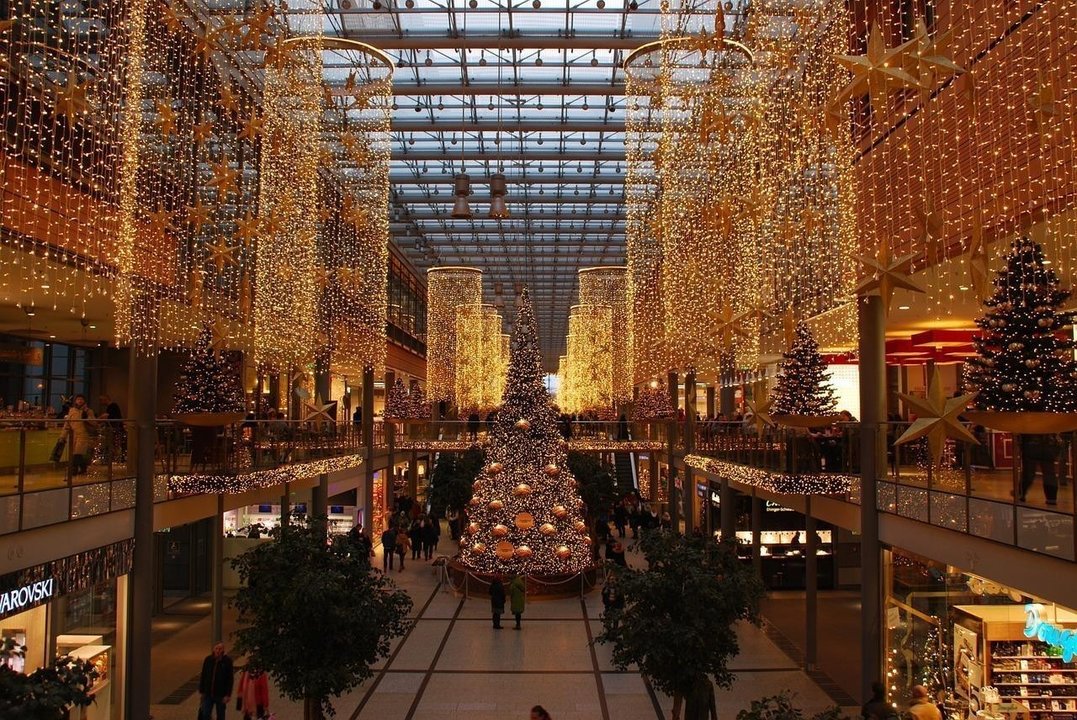 Centro comercial en Navidad.