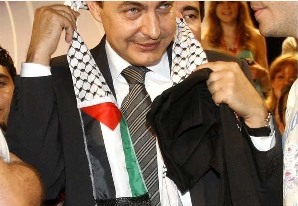 Zapatero con la kufiya palestina.