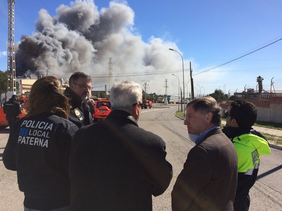 Incendio en una planta química de Paterna (Valencia).