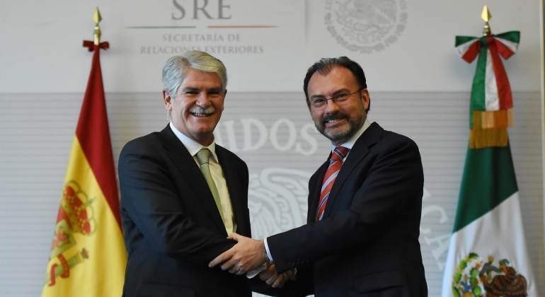 El ministro de Exteriores, Alfonso Dastis, con su homólogo mexicano, Luis Videgaray.