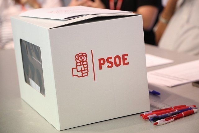 Urna de las primarias del PSOE.