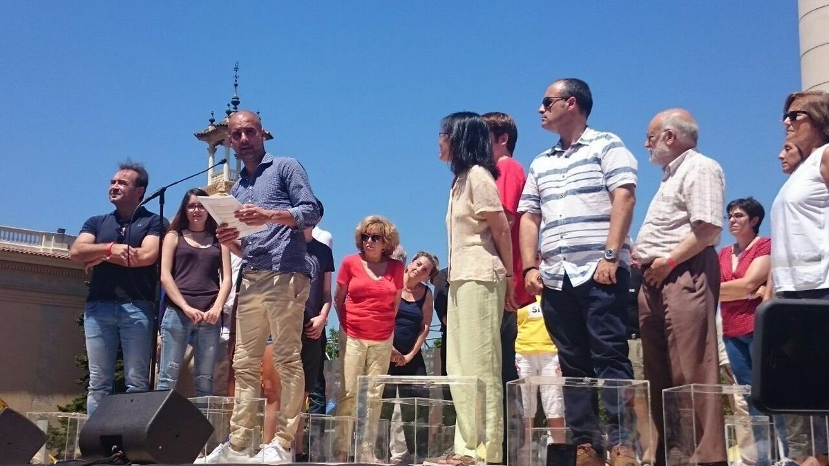 Pepe Guardiola interviene en un acto en Barcelona para apoyar el referéndum independentista.