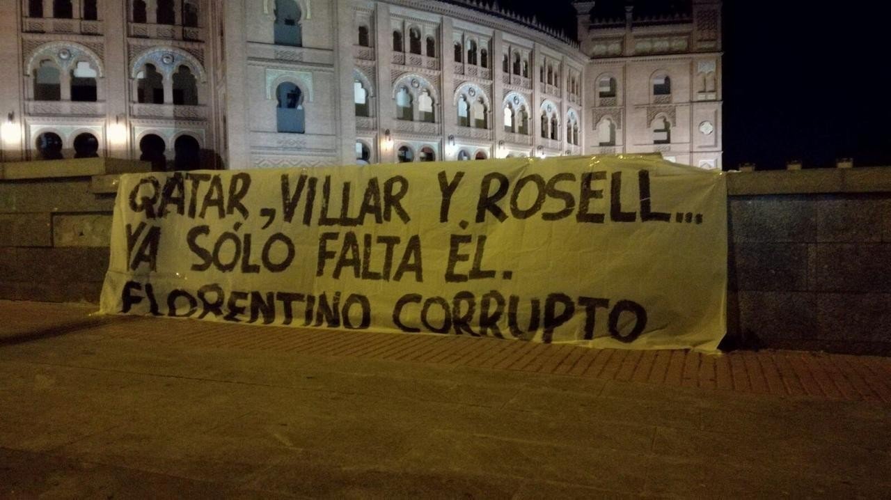 Pancartas contra Florentino Pérez en Madrid.