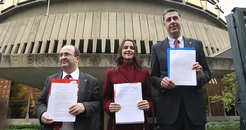 Miquel Iceta (PSC), In&eacute;s Arrimadas (Ciudadanos) y Xavier Garc&iacute;a Albiol (PP) ante el Tribunal Constitucional