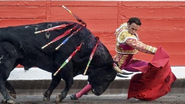 Los toreros que esconden las banderillas de España en el País Vasco