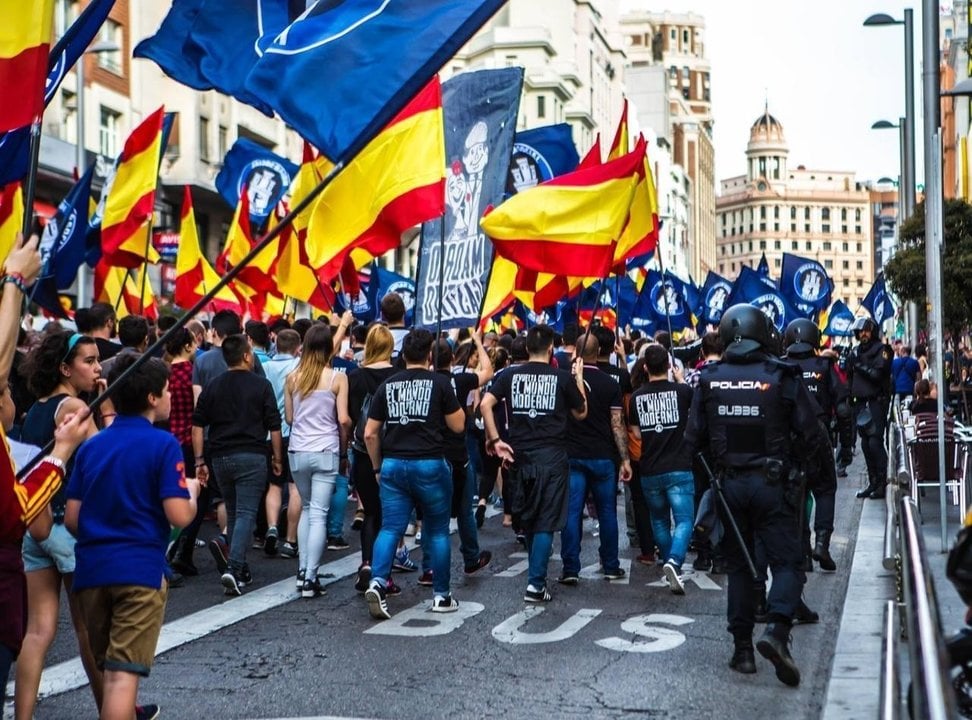 Manifestación de Hogar Social Madrid en la Gran Vía.