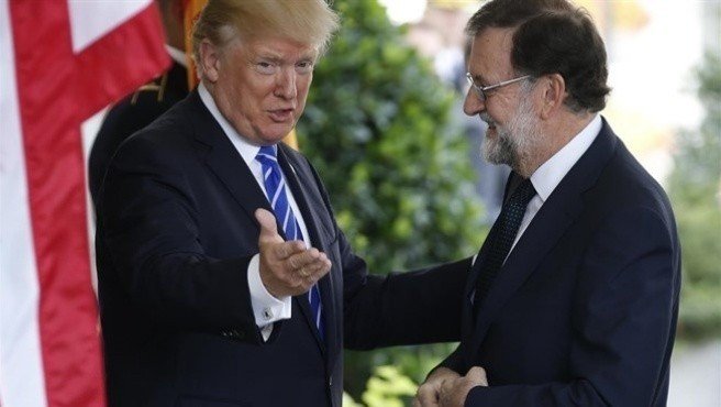 Donald Trump y Mariano Rajoy, en los exteriores de la Casa Blanca.