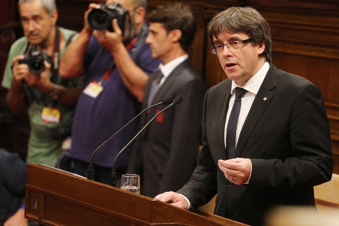 Carles Puigdemont, en el pleno del Parlament.