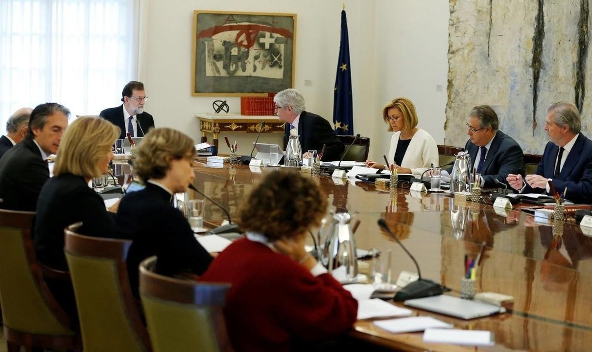 Rajoy, presidiendo un Consejo de Ministros.