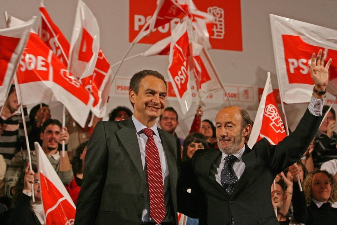 José Luis Rodríguez Zapatero y Alfredo Pérez Rubalcaba, en un acto del PSOE.