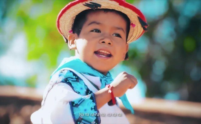 Yuawi López, el niño que canta ‘Movimiento Naranja’.