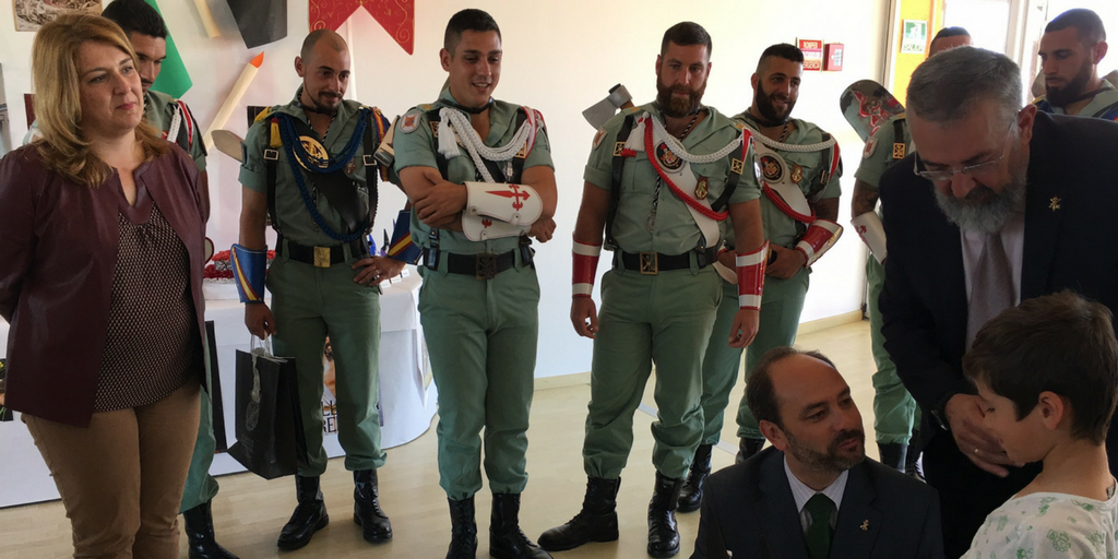 Legionarios de visita en el Hospital Regional de Málaga