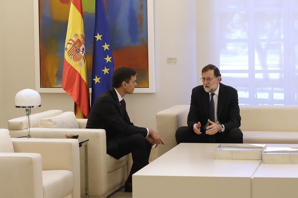Pedro Sánchez, con Mariano Rajoy en el Palacio de La Moncloa.