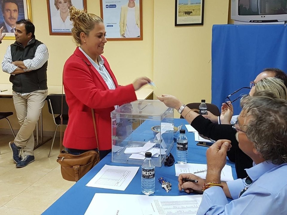 Una votación en una sede del PP en Madrid.