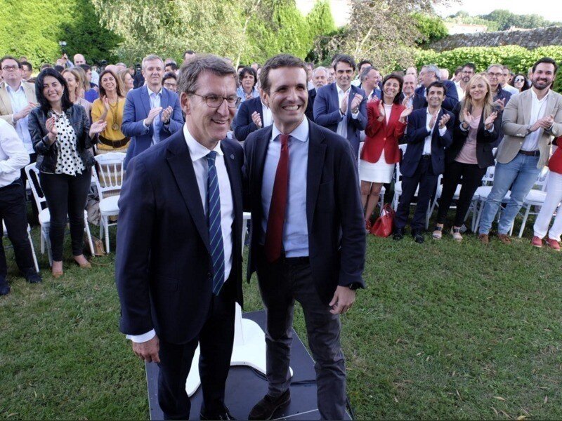 Alberto N&uacute;&ntilde;ez Feij&oacute;o y Pablo Casado.