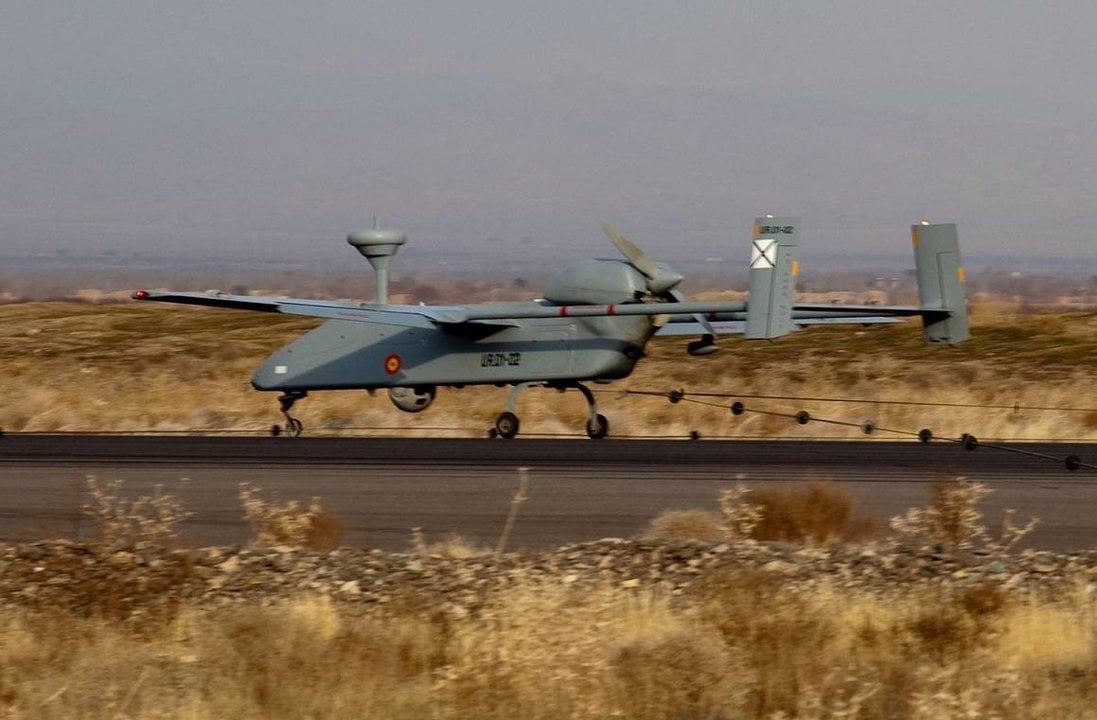 Dron Searcher español como los que operan en el aeródromo militar de Virgen del Camino (León).