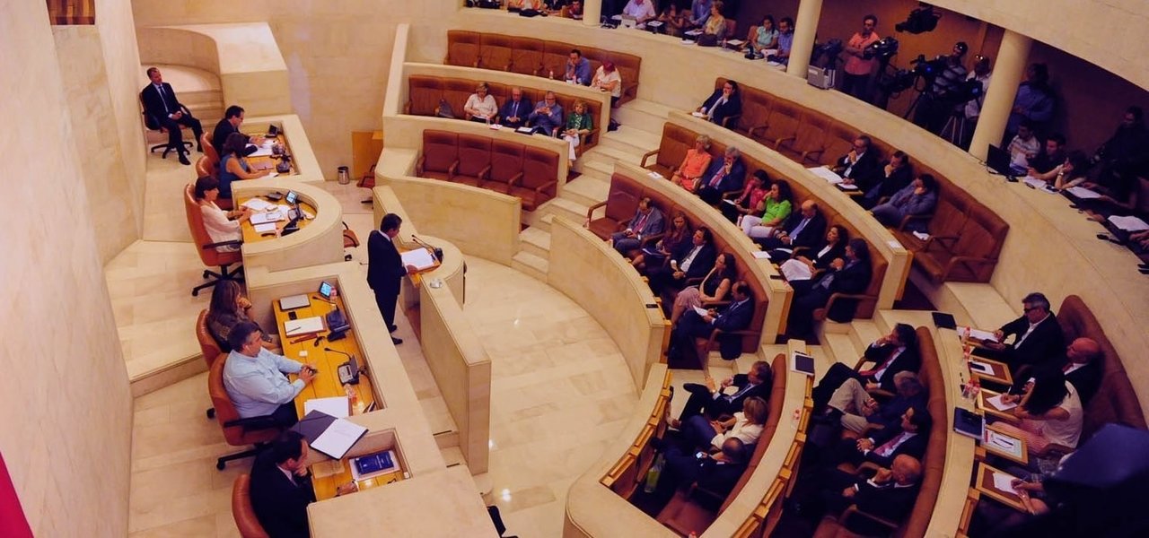 Pleno del Parlamento de Cantabria.