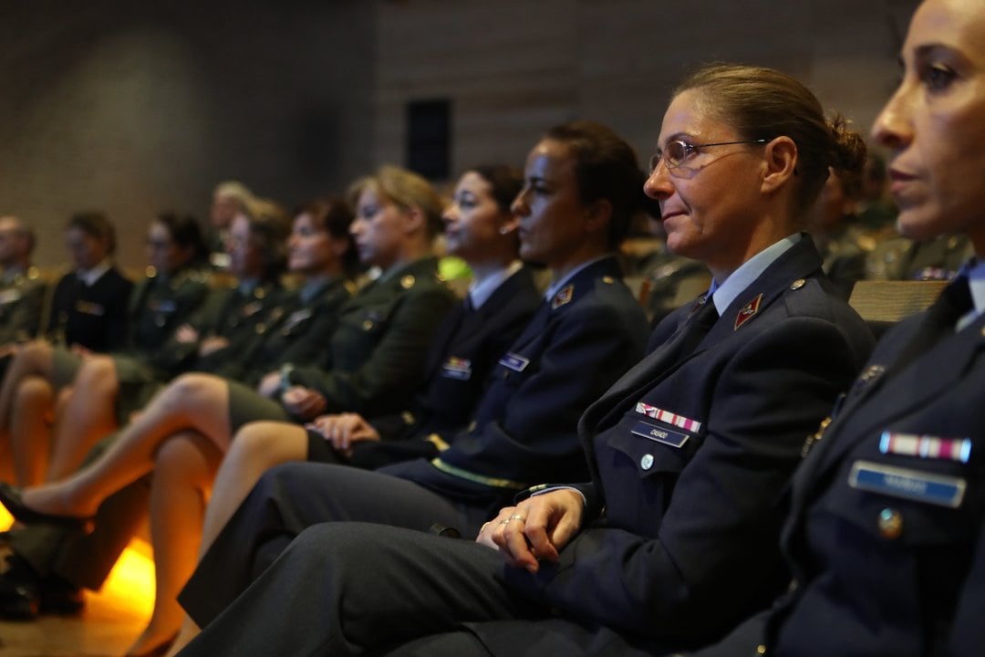 Militares durante el acto de conmemoración del 30 aniversario de la incorporación de la mujer a las Fuerzas Armadas.