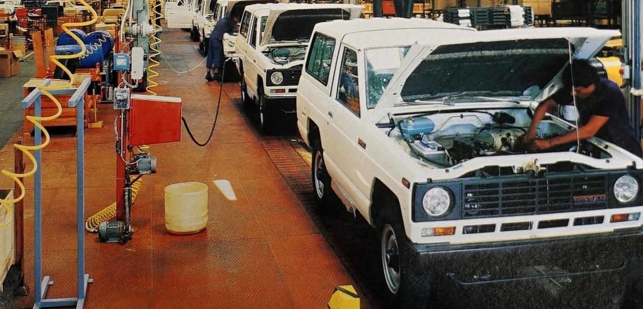 Montaje del Nissan Patrol en la planta de Barcelona 1983