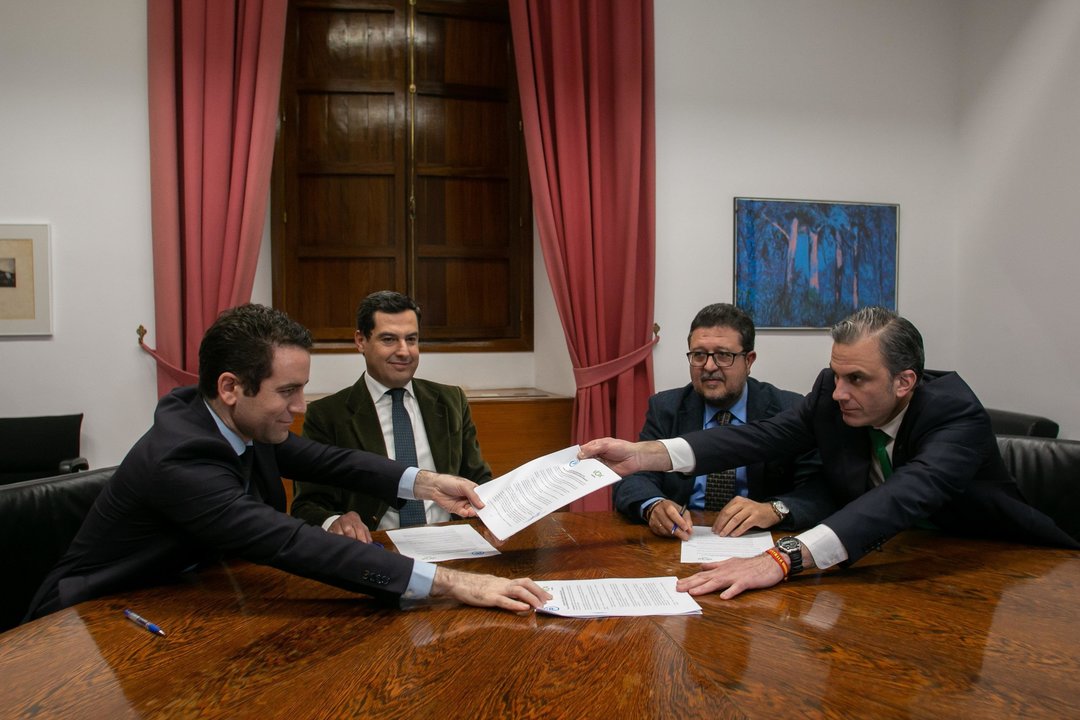 La reunión que selló el pacto de gobierno en la Junta de Andalucía, entre PP y Vox, el pasado mes de enero