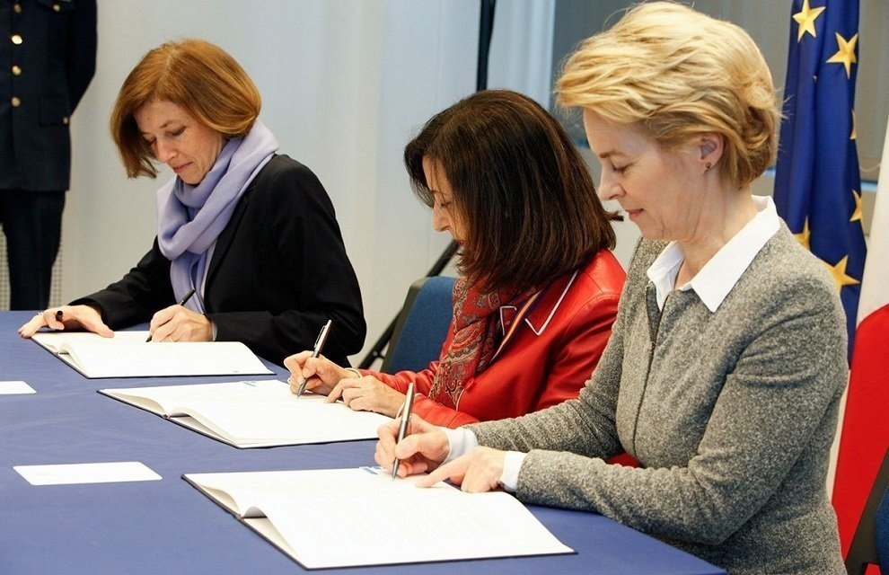 De izquierda a derecha, las ministras de Defensa Florence Parly, Margarita Robles y Ursula von der Leyen.