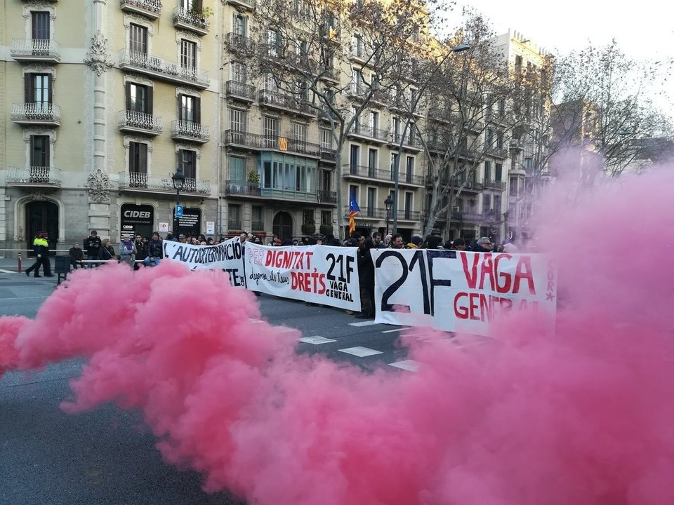 Manifestación de los CDR en Barcelona por la huelga general.