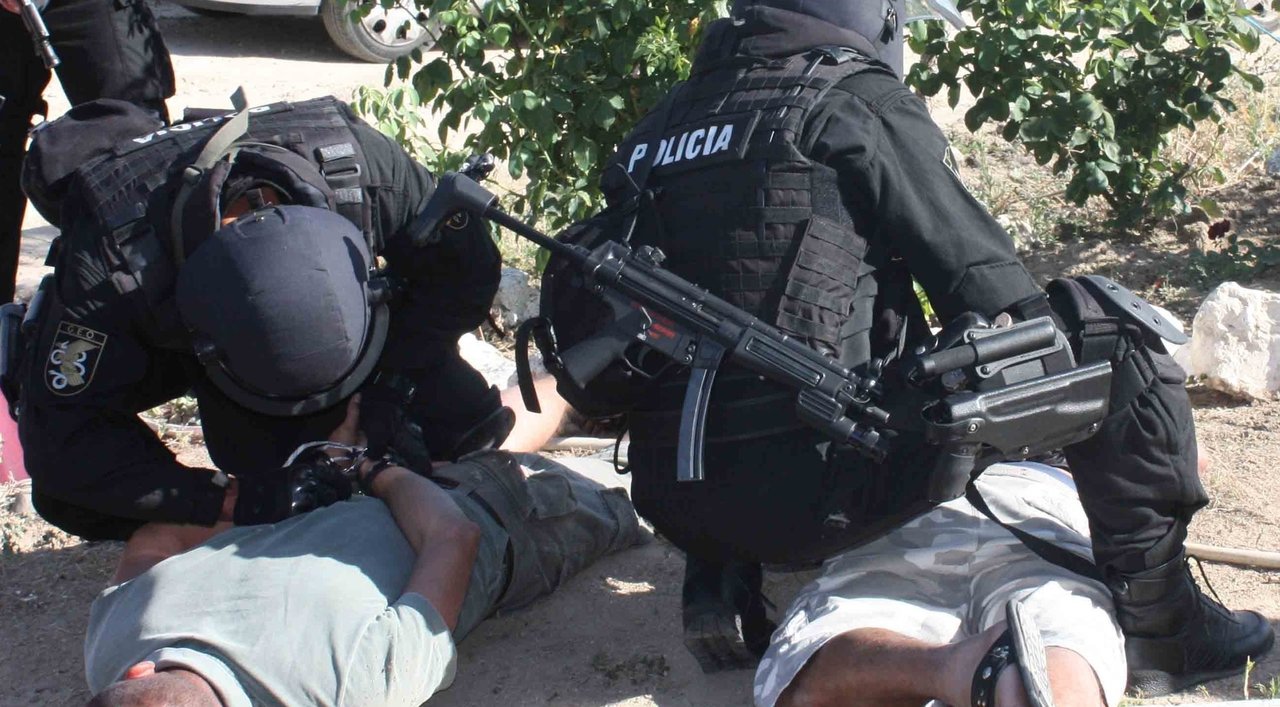 Operación policial de los GEO.