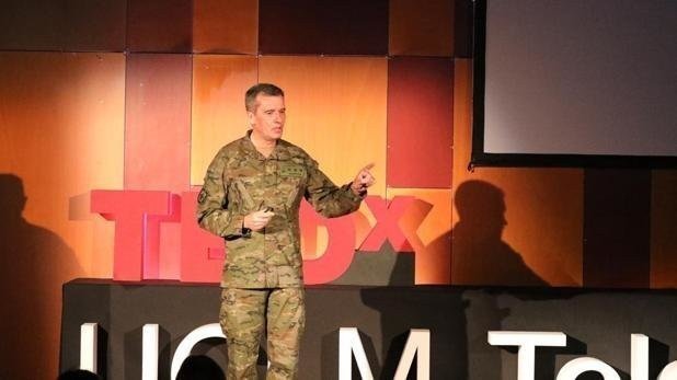 El coronel Francisco Javier Marcos durante su intervención en TEDx.