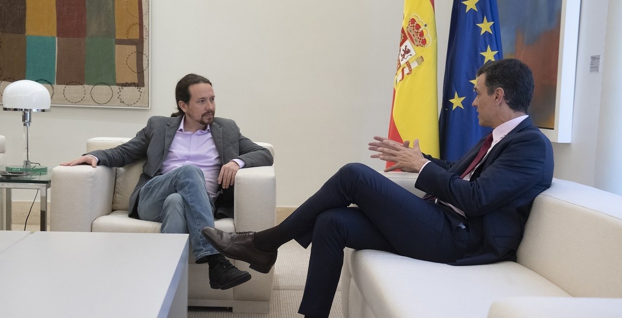 Pablo Iglesias y Pedro Sánchez, en el Palacio de la Moncloa.