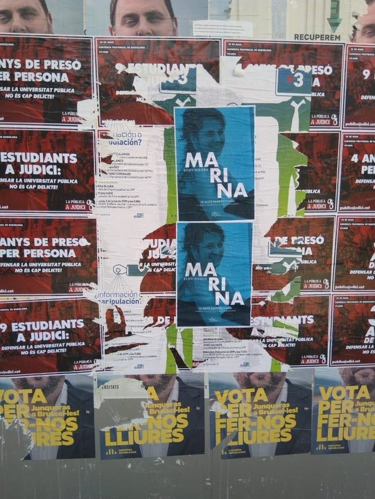 Carteles de apoyo a una independentista que colaboró con ETA en la Universidad Pompeu Fabra.