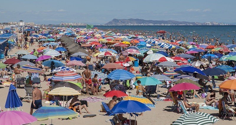 Imagen de archivo de una playa en España.