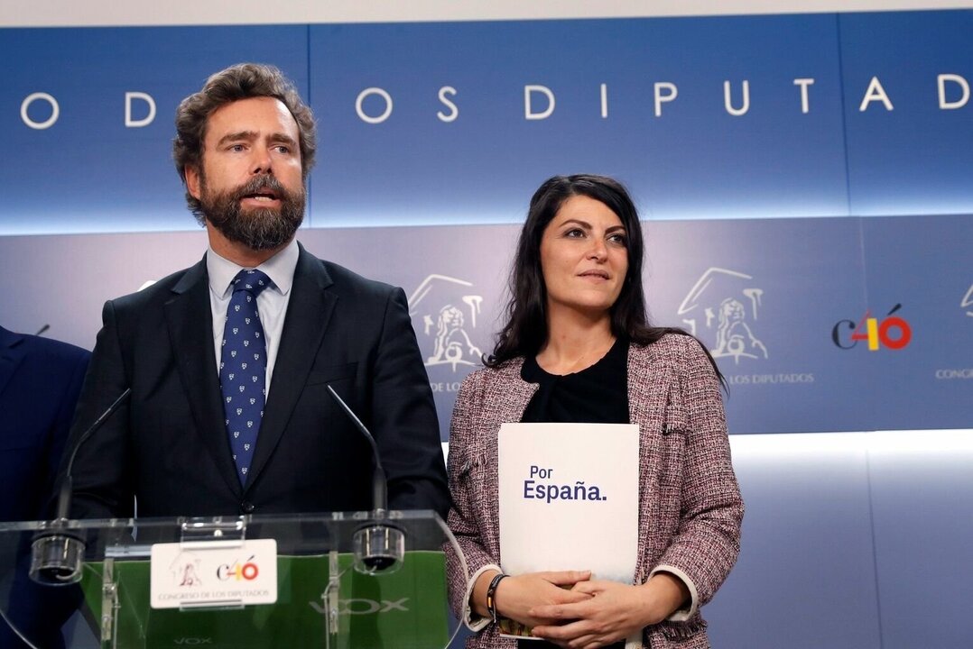Iv&aacute;n Espinosa de los Monteros y Macarena Olona