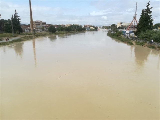 Imagen de la crecida del Rio Segura por Murcia.