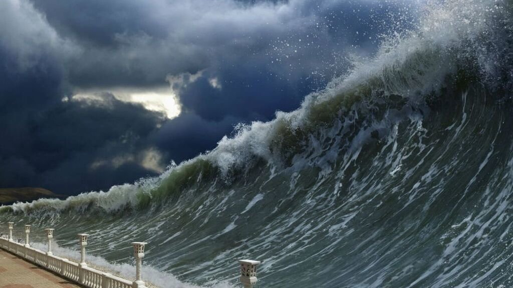 Imagen de un tsunami en la costa
