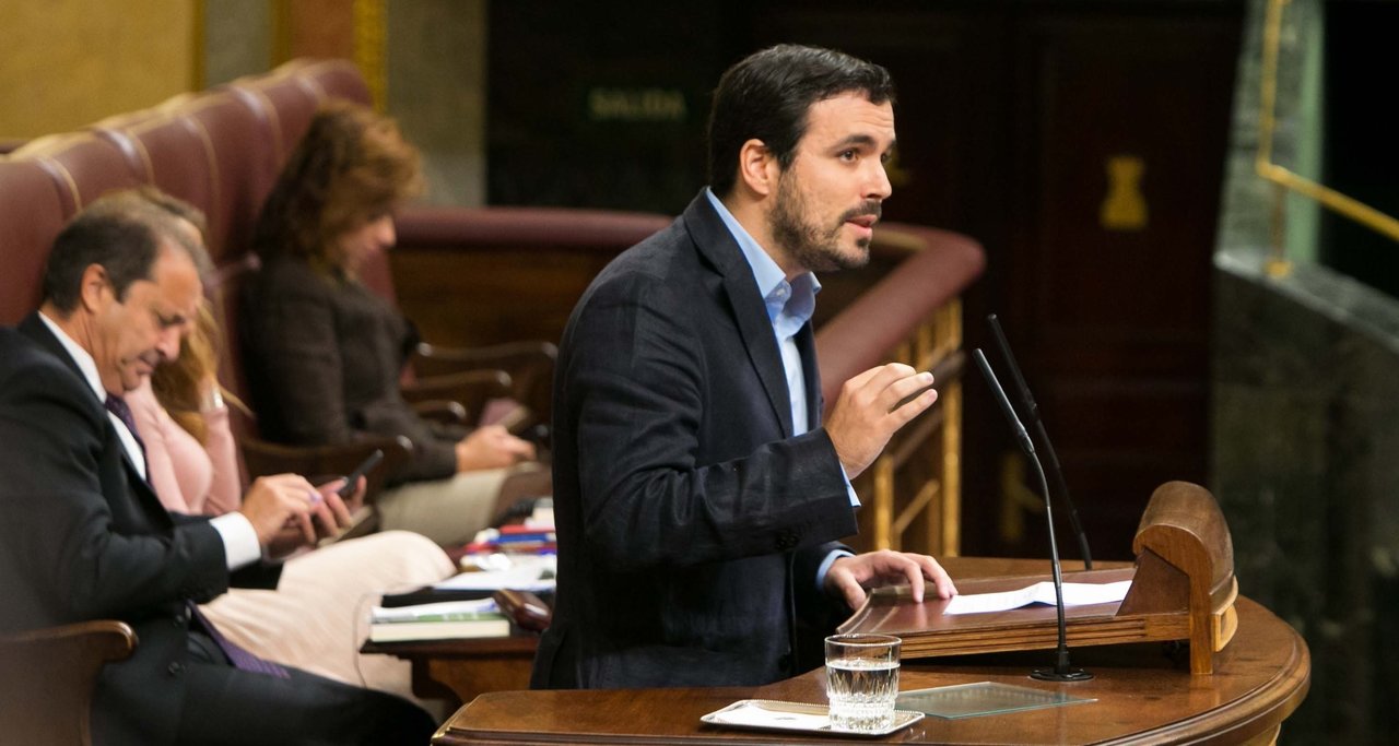 Alberto Garzón, en la tribuna de oradores del Congreso de los Diputados.